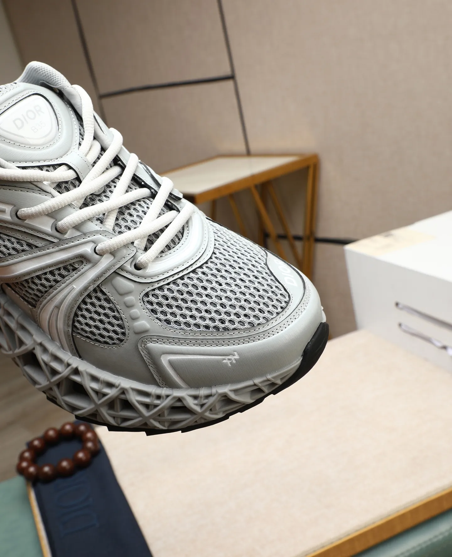 Men's shoes 💰800💰 Men's style 👦🏻Dior Dior B35 High-end quality Original casual sports shoes Upper: special environmentally friendly leather. High-frequency brand totem, brand totem cloth, tongue plastic brand logo, heel high-frequency brand logo Lining: brand canvas Original version: ultra-light TPR·rubber; two-color molded outsole Ultra-high quality control and fine workmanship: High-end, extravagance and class. Size: 39-44 (38, 45, 46, can be customized)…! !